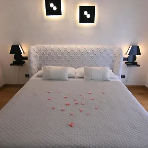 2* Bed & Breakfast Experience Design Bed&show