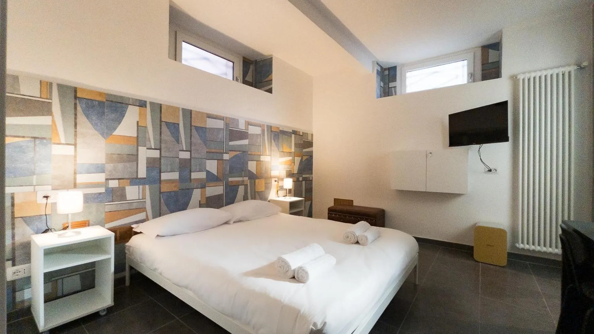Rrrapido Holy Suites And Rooms - Via Sardegna Milán 0*,  Italia