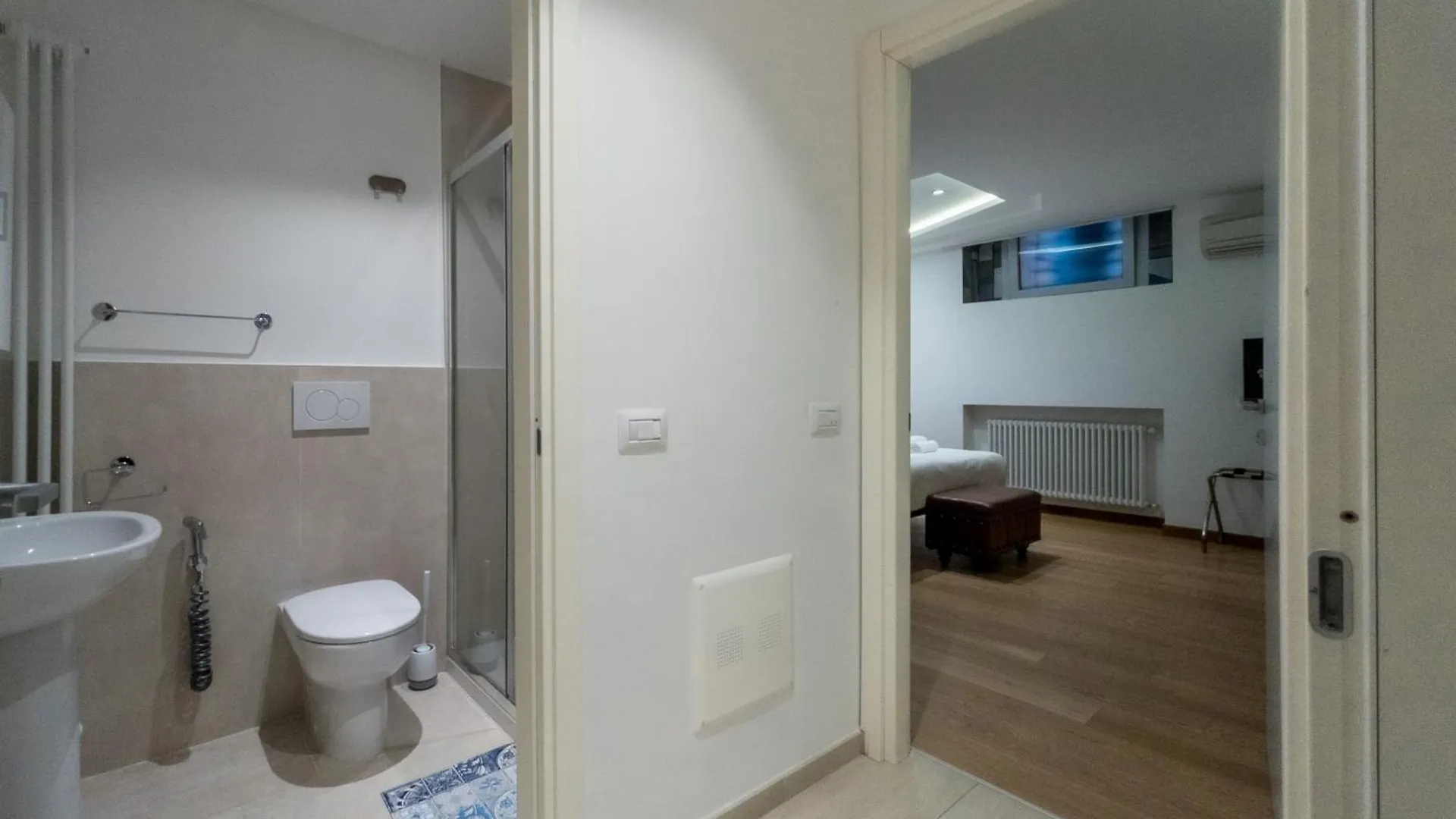Pensión Rrrapido Holy Suites And Rooms - Via Sardegna Milán
