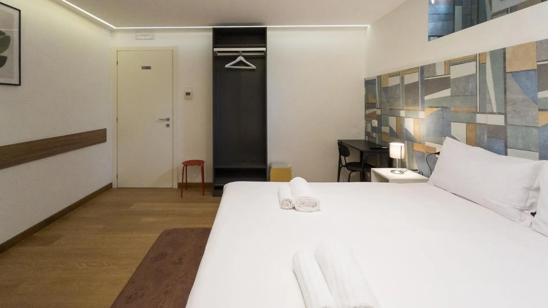 Rrrapido Holy Suites And Rooms - Via Sardegna Milán