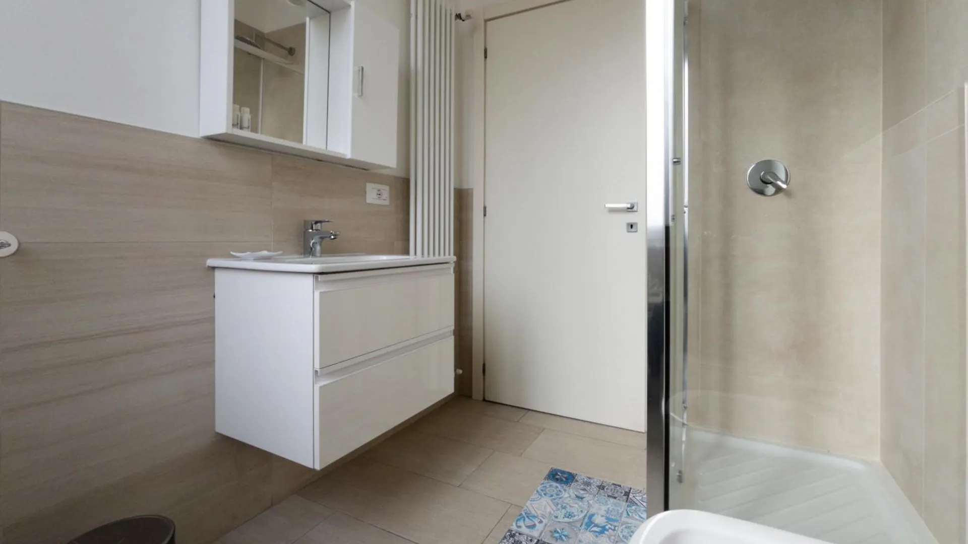 Rrrapido Holy Suites And Rooms - Via Sardegna Milano 0*,
