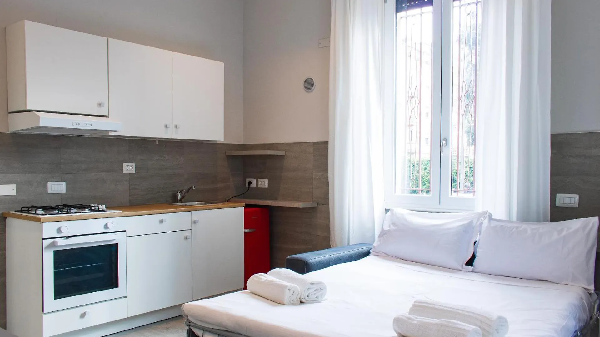 Affittacamere Rrrapido Holy Suites And Rooms - Via Sardegna Milano